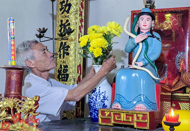 Tục thờ rắn 2